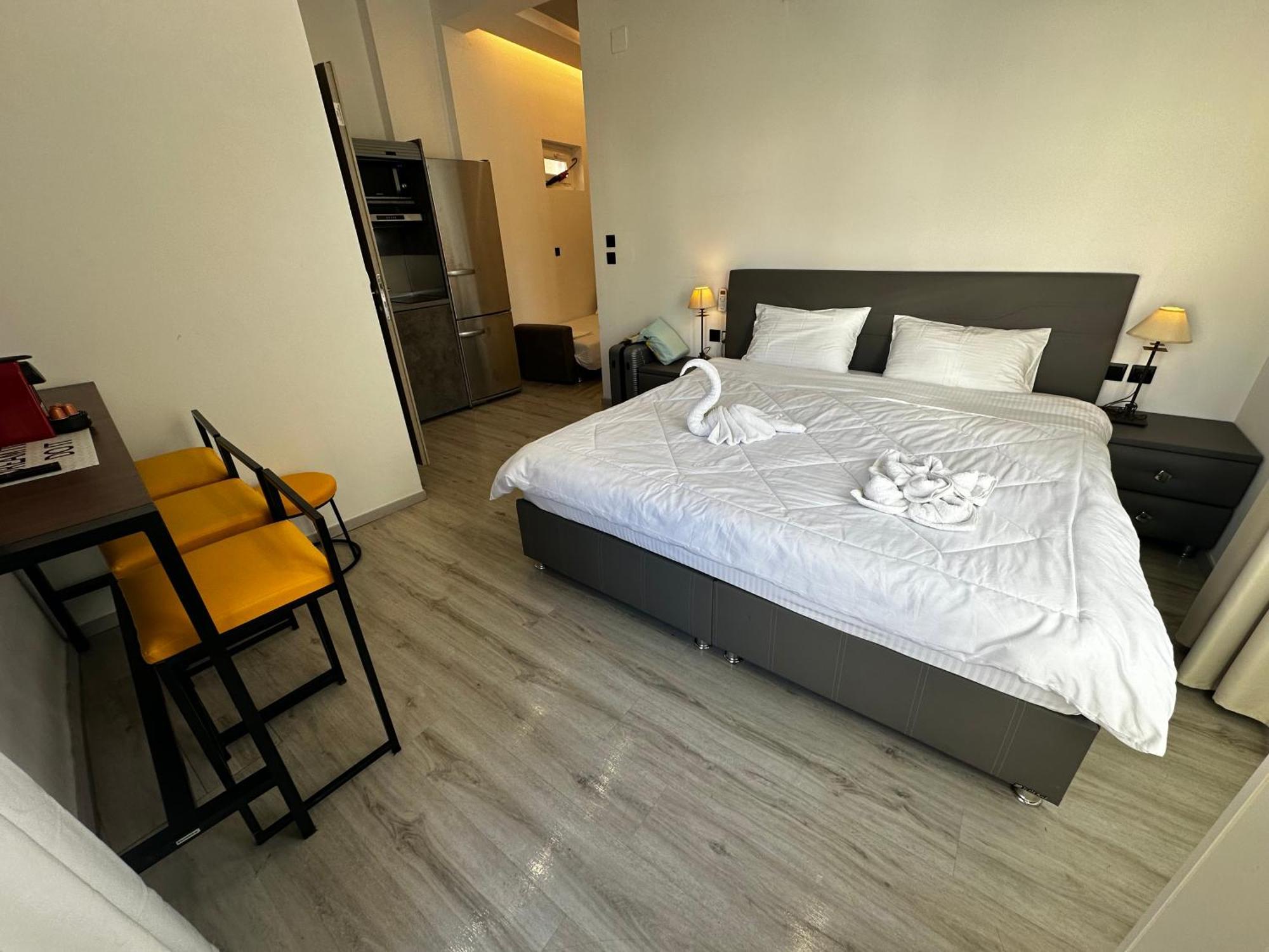 Travelers Luxury Suites, Studios & Apartments Corfu  ภายนอก รูปภาพ