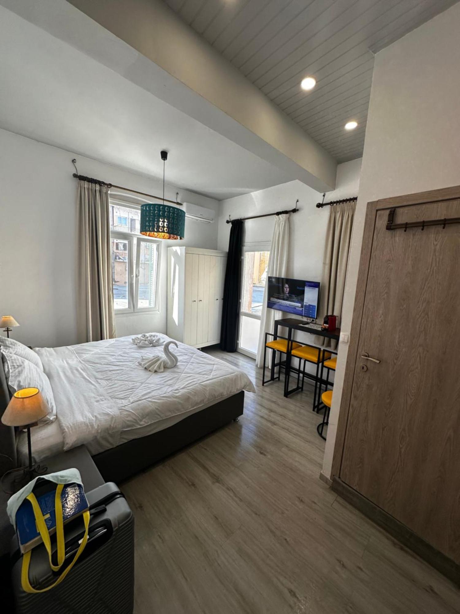 Travelers Luxury Suites, Studios & Apartments Corfu  ภายนอก รูปภาพ
