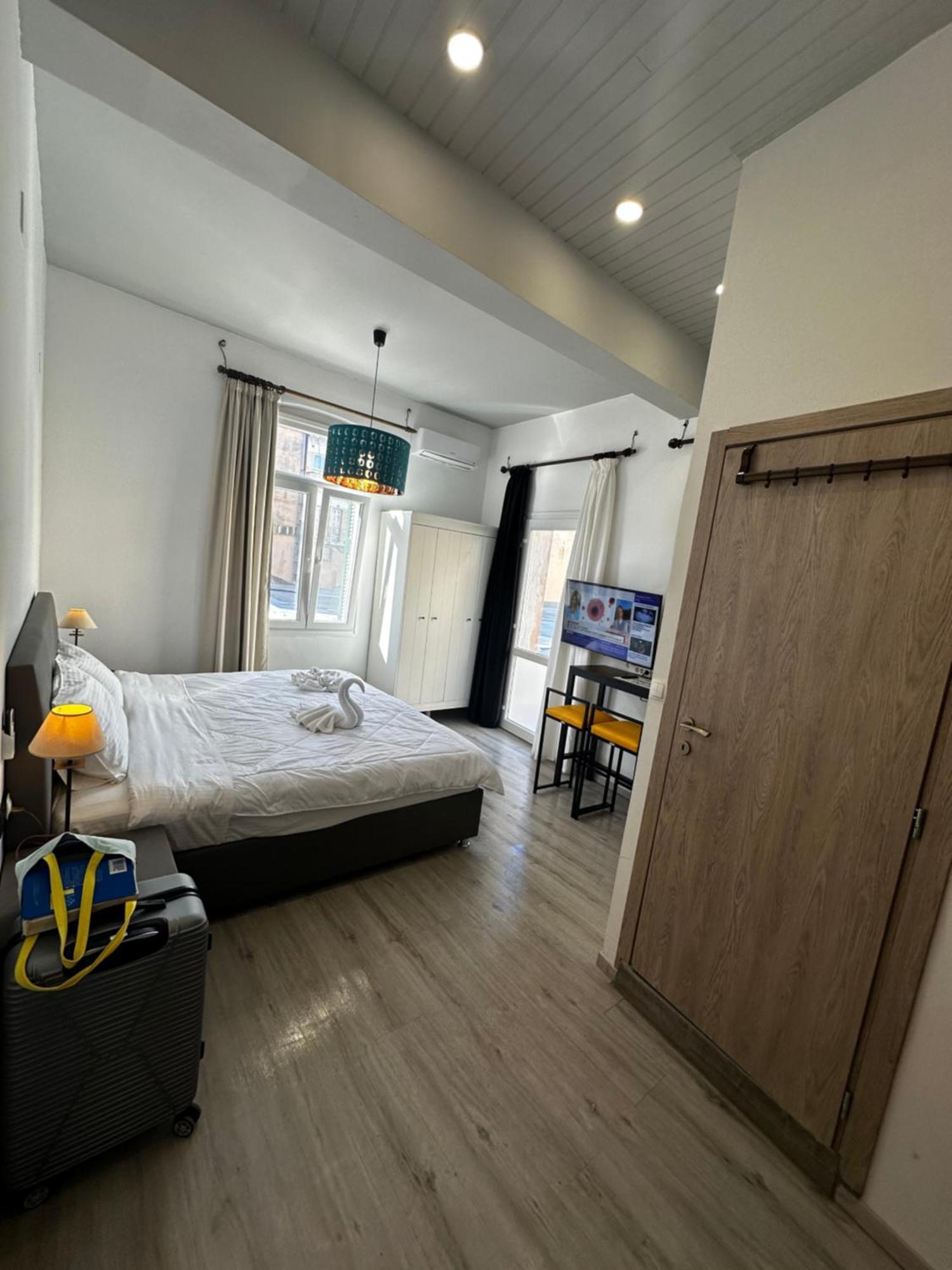 Travelers Luxury Suites, Studios & Apartments Corfu  ภายนอก รูปภาพ