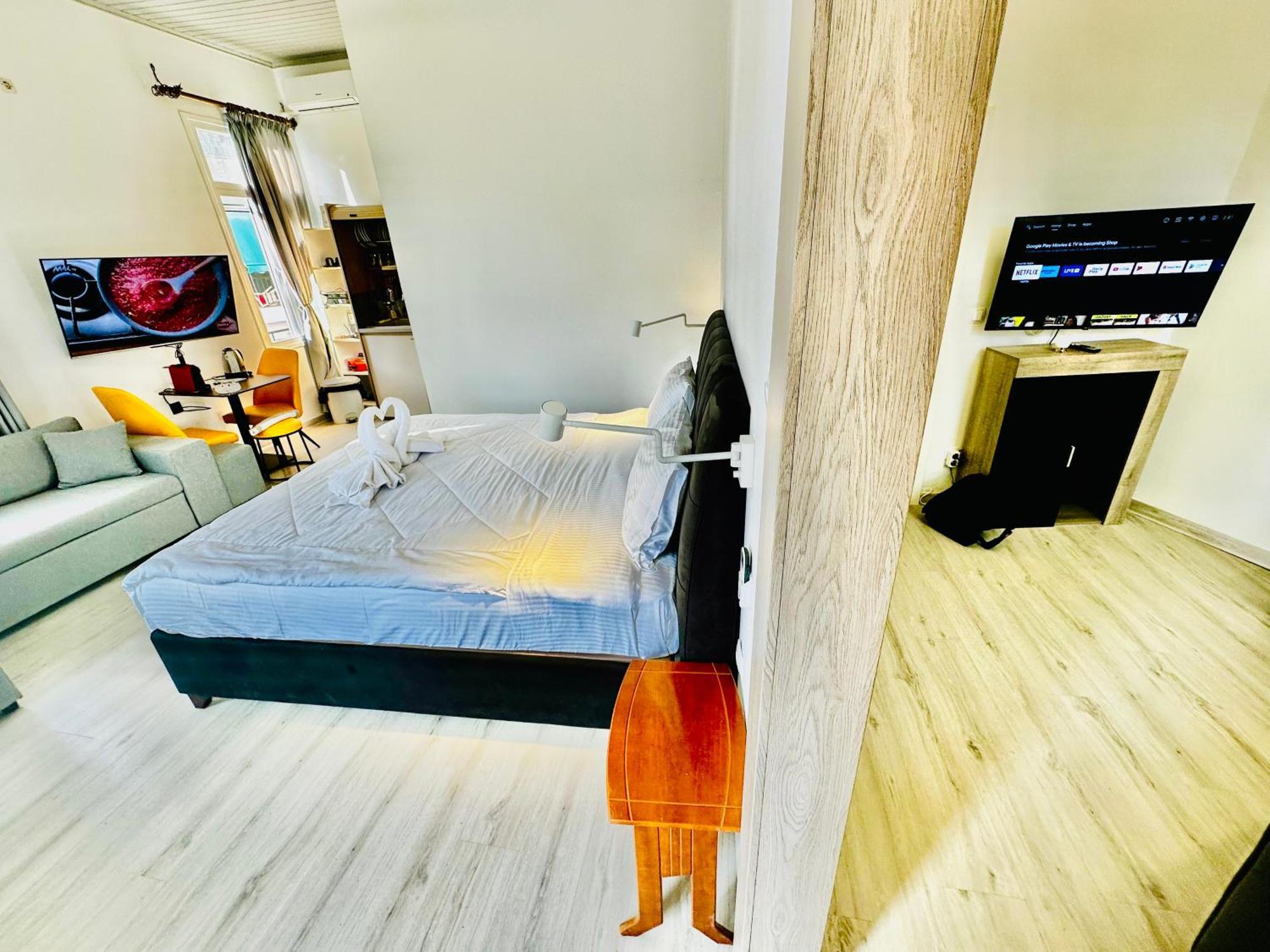 Travelers Luxury Suites, Studios & Apartments Corfu  ภายนอก รูปภาพ
