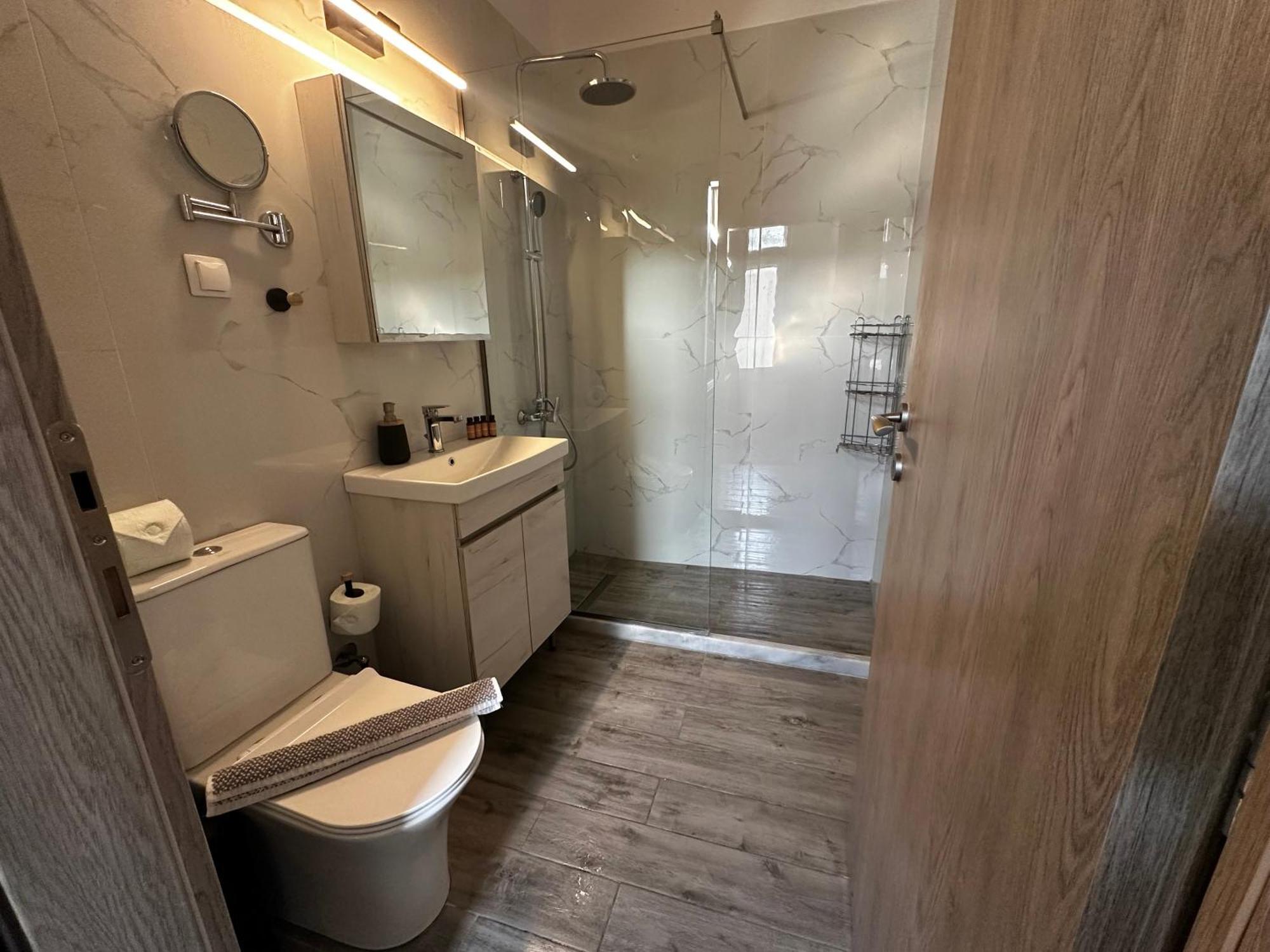 Travelers Luxury Suites, Studios & Apartments Corfu  ภายนอก รูปภาพ