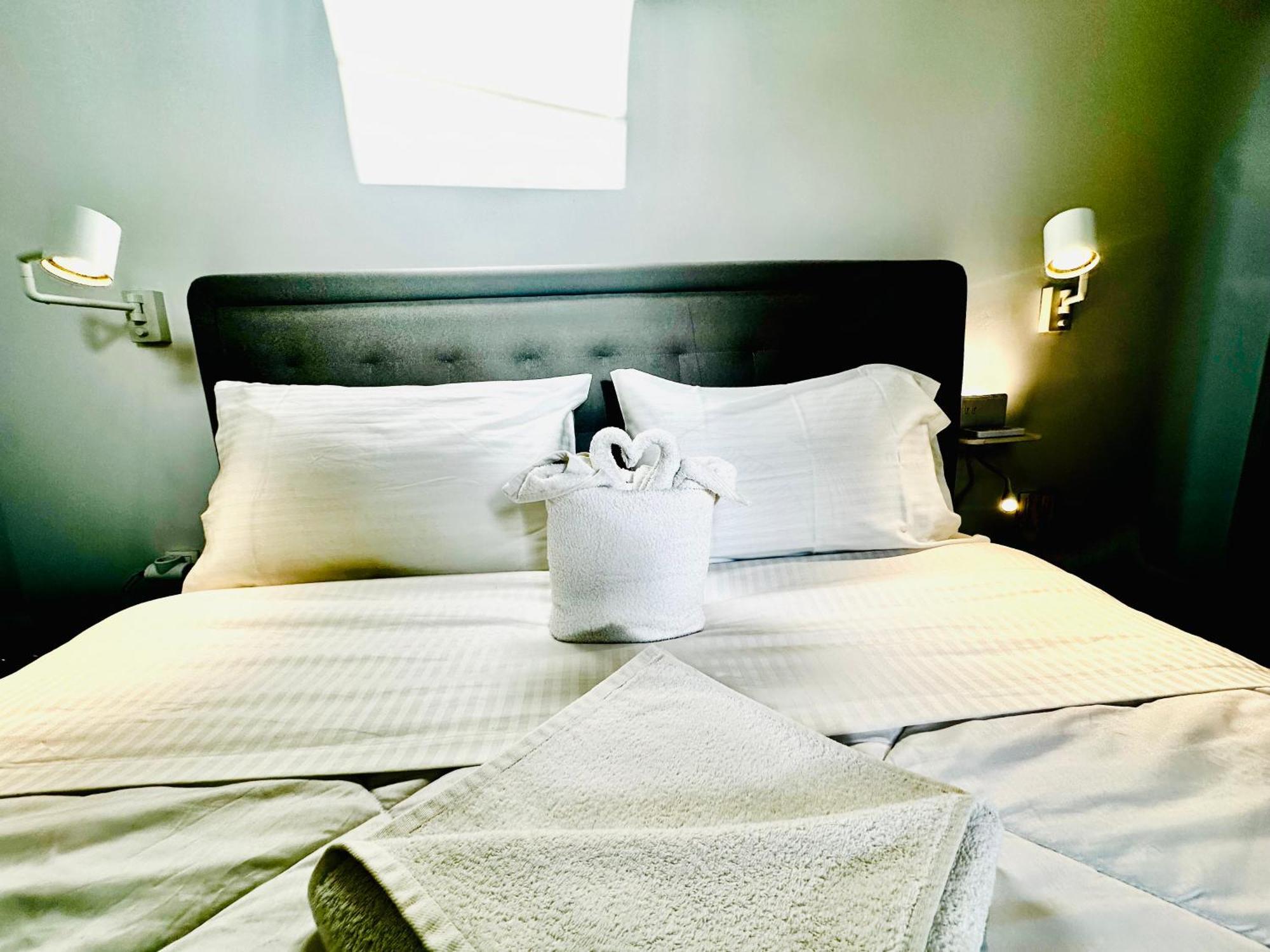 Travelers Luxury Suites, Studios & Apartments Corfu  ภายนอก รูปภาพ
