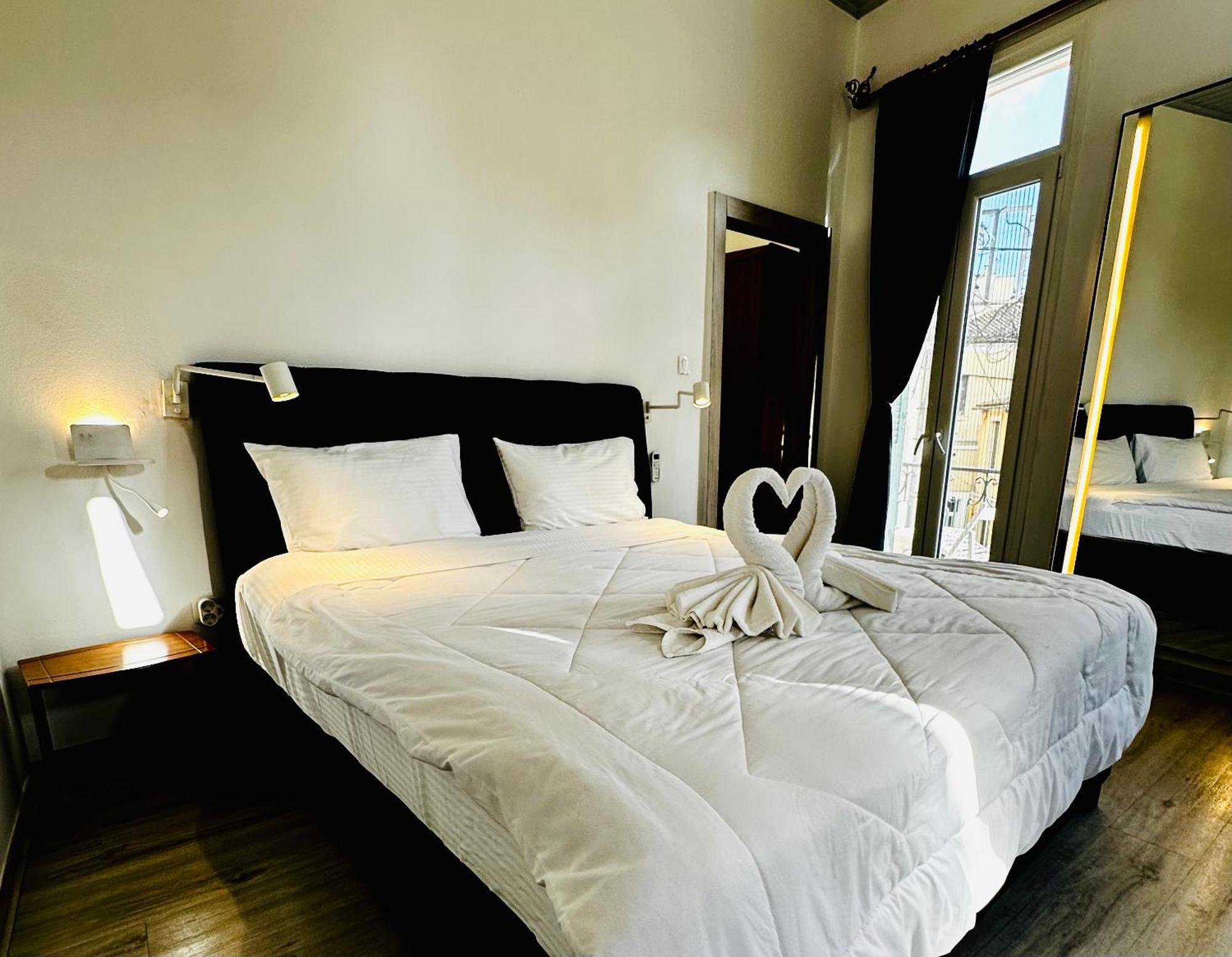 Travelers Luxury Suites, Studios & Apartments Corfu  ภายนอก รูปภาพ