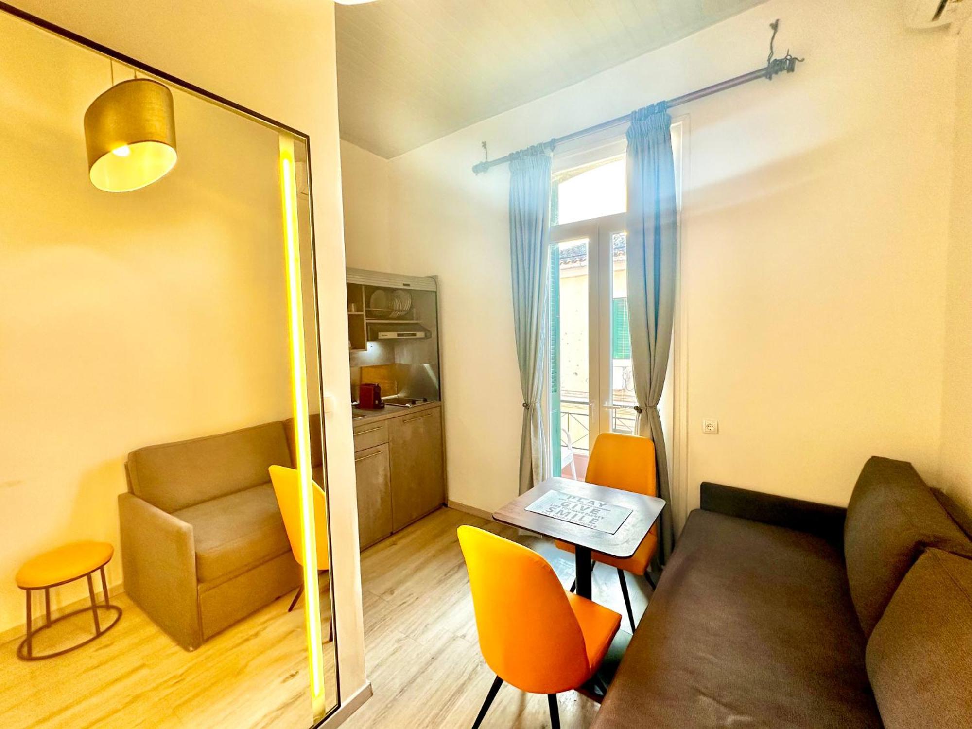 Travelers Luxury Suites, Studios & Apartments Corfu  ภายนอก รูปภาพ