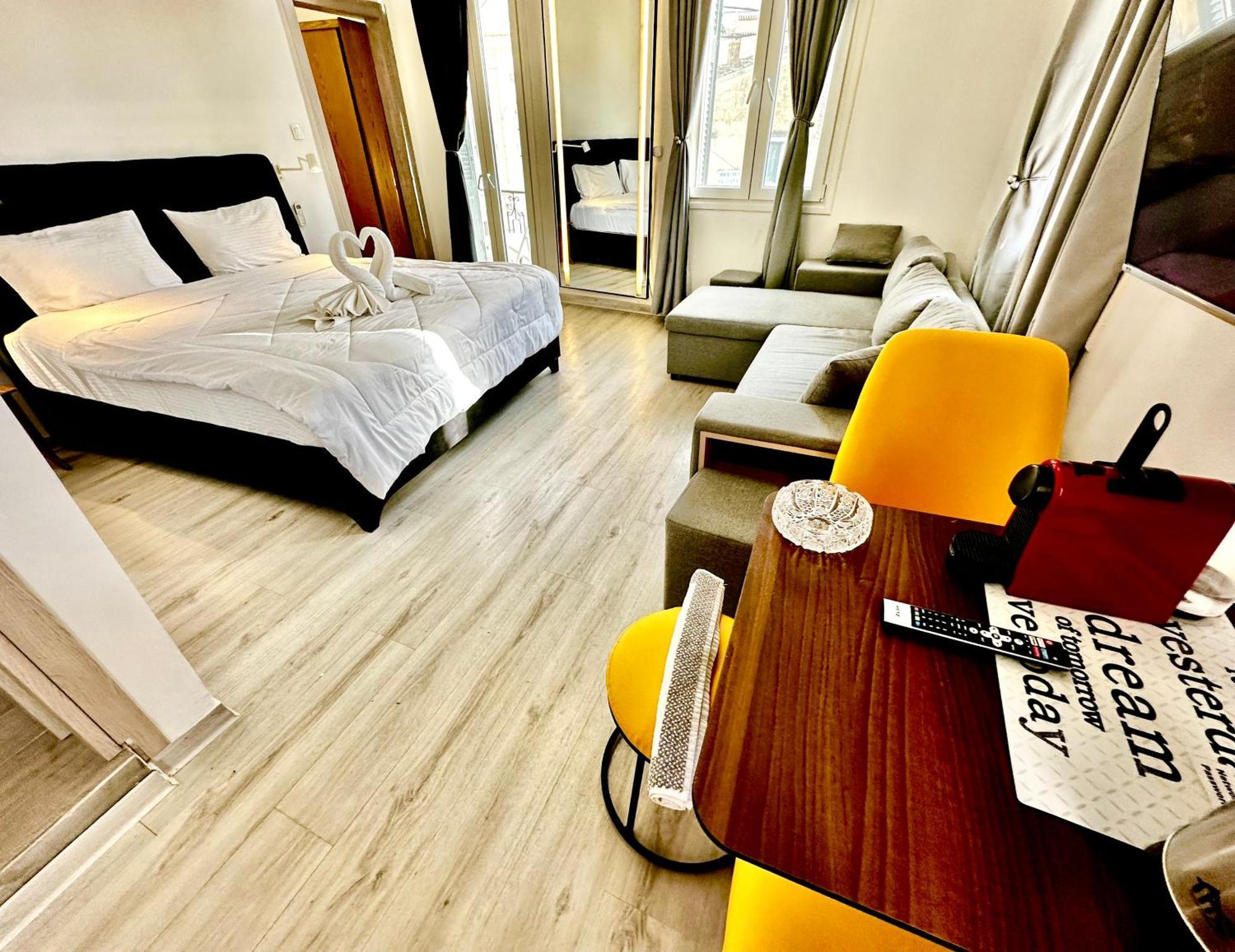 Travelers Luxury Suites, Studios & Apartments Corfu  ภายนอก รูปภาพ