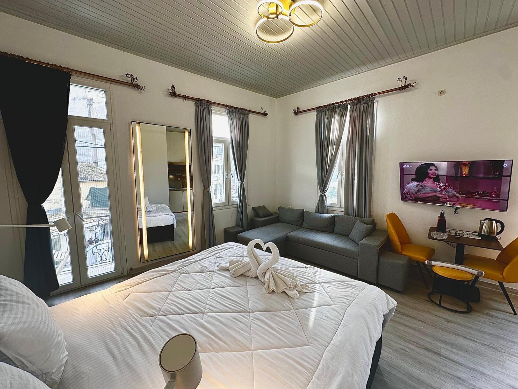 Travelers Luxury Suites, Studios & Apartments Corfu  ภายนอก รูปภาพ