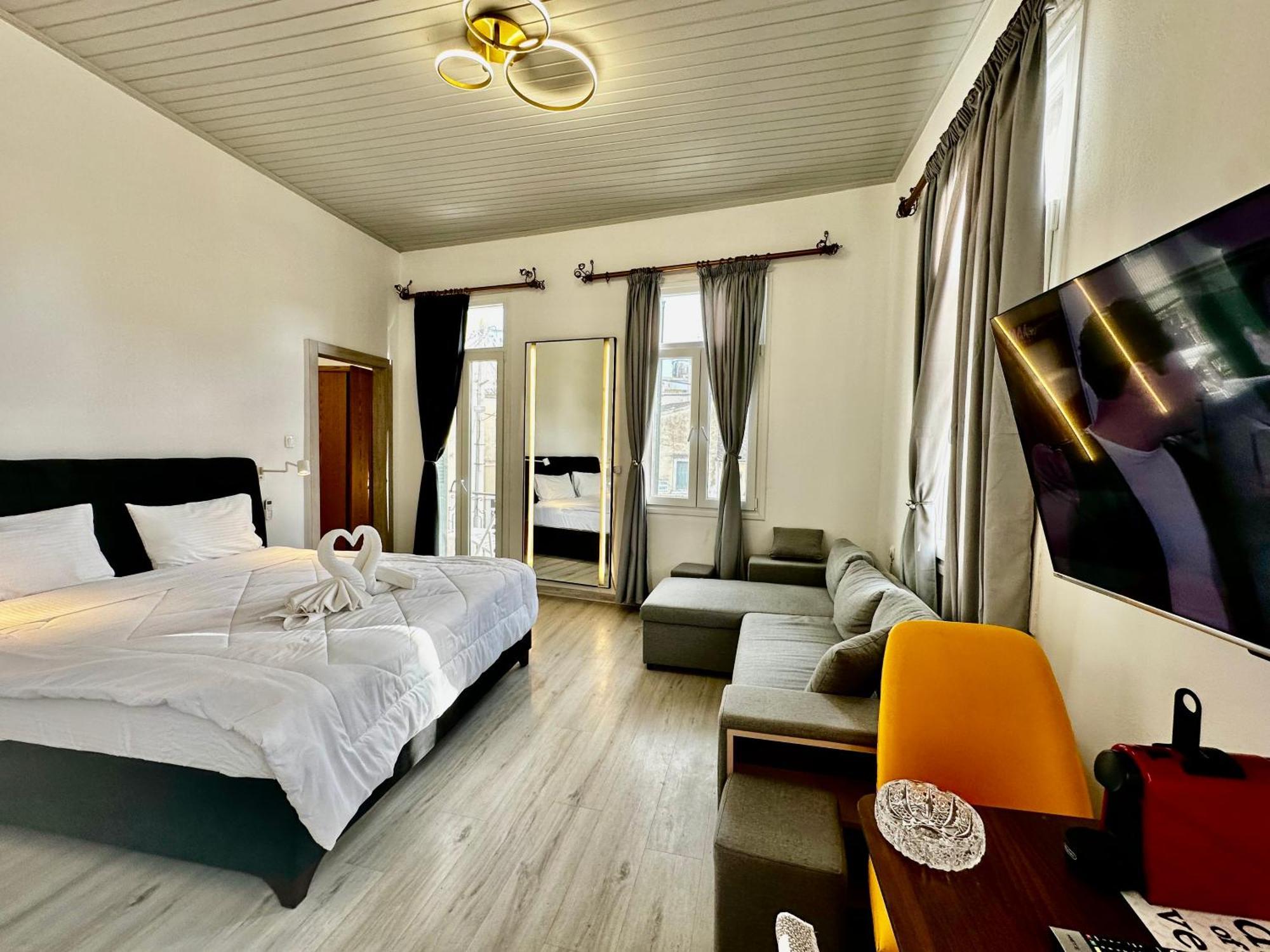 Travelers Luxury Suites, Studios & Apartments Corfu  ภายนอก รูปภาพ