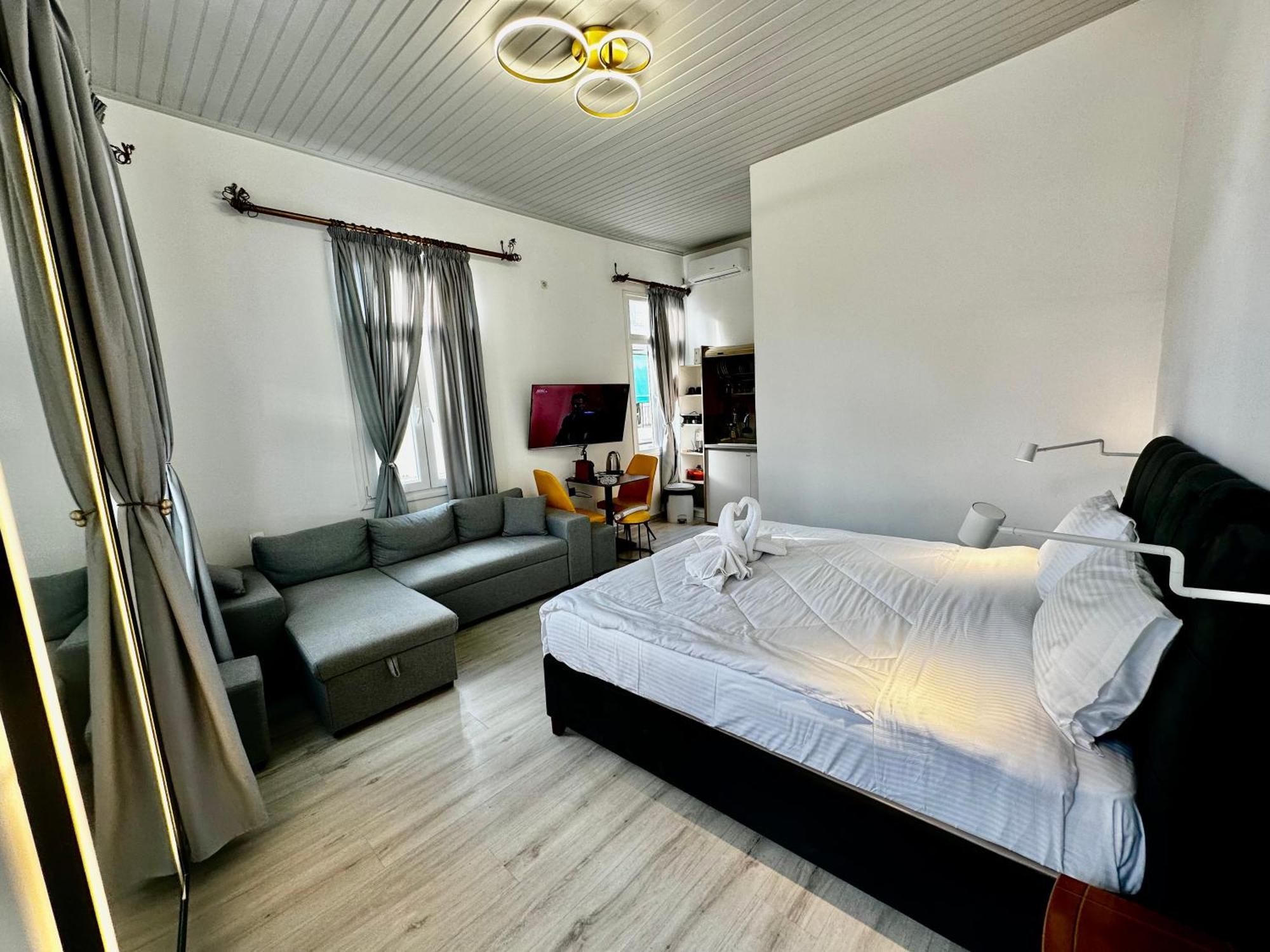 Travelers Luxury Suites, Studios & Apartments Corfu  ภายนอก รูปภาพ
