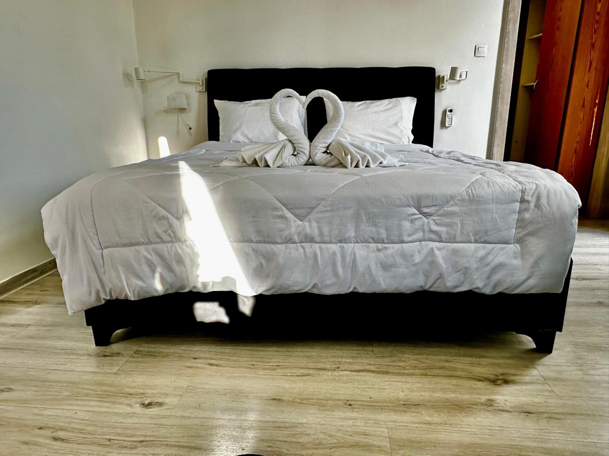 Travelers Luxury Suites, Studios & Apartments Corfu  ภายนอก รูปภาพ
